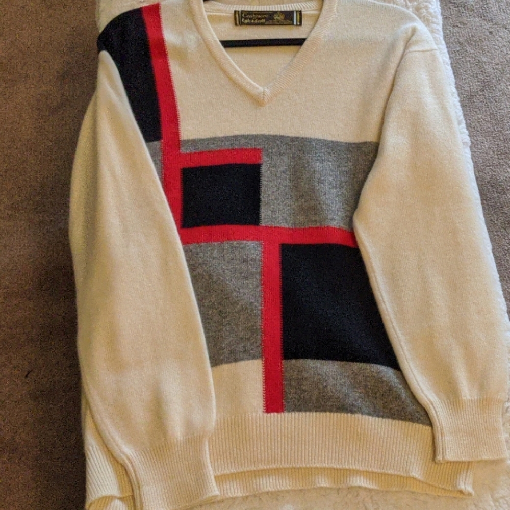 Large Cashmere sweater V-neck Lyle & Scott